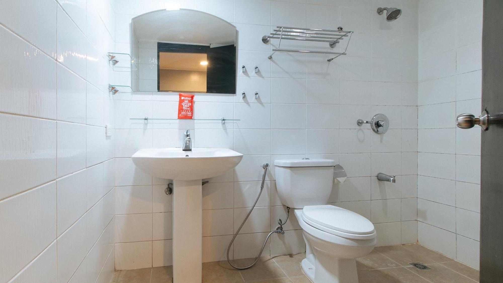 Reddoorz At Dbuilders Rooms Bangkal Makati Makati City Ngoại thất bức ảnh