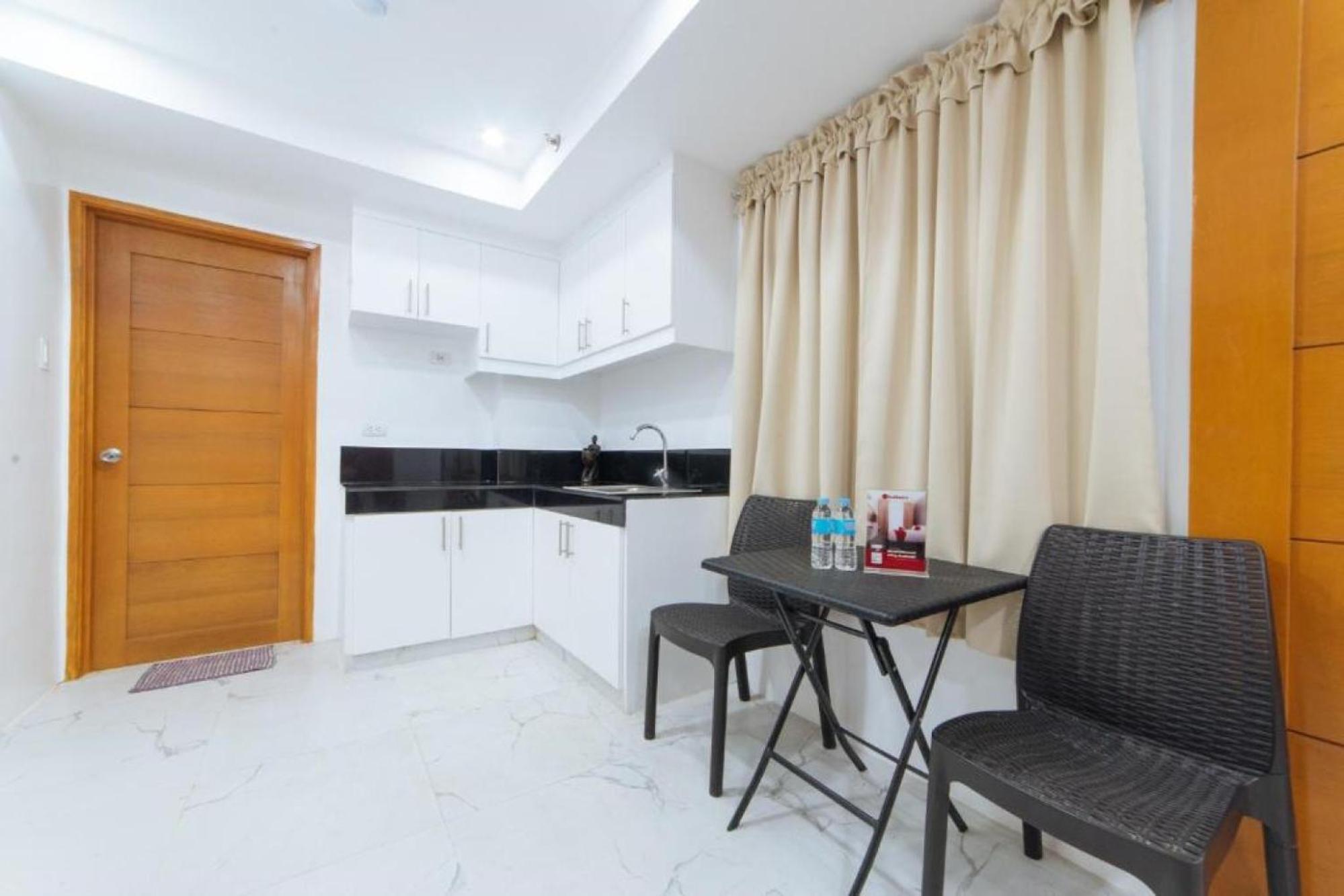 Reddoorz At Dbuilders Rooms Bangkal Makati Makati City Ngoại thất bức ảnh