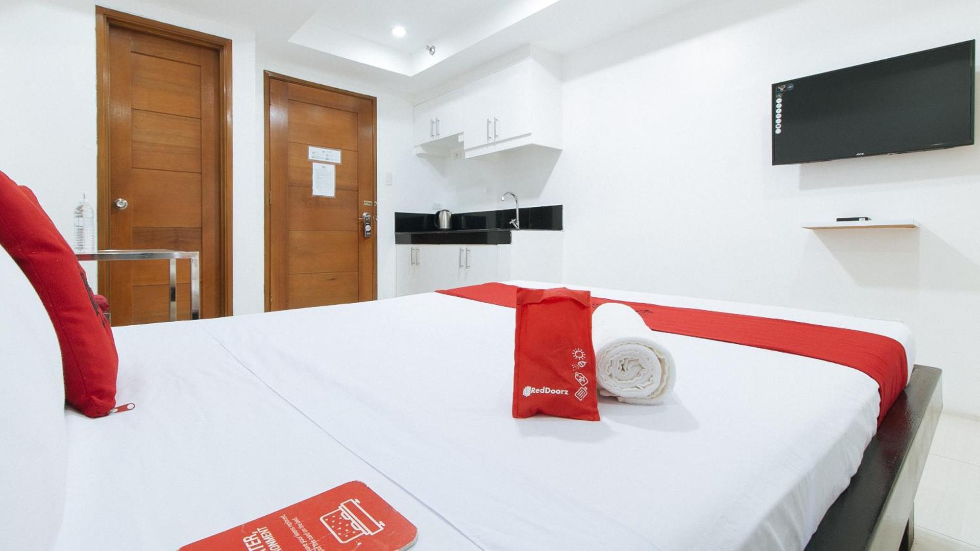 Reddoorz At Dbuilders Rooms Bangkal Makati Makati City Ngoại thất bức ảnh
