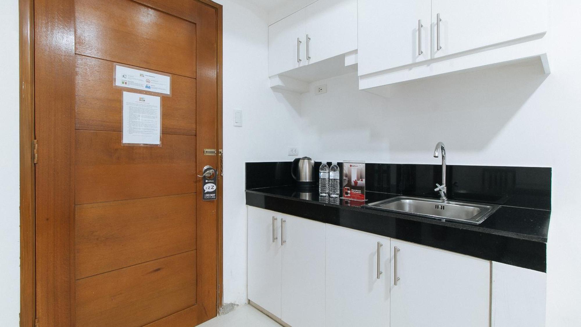 Reddoorz At Dbuilders Rooms Bangkal Makati Makati City Ngoại thất bức ảnh