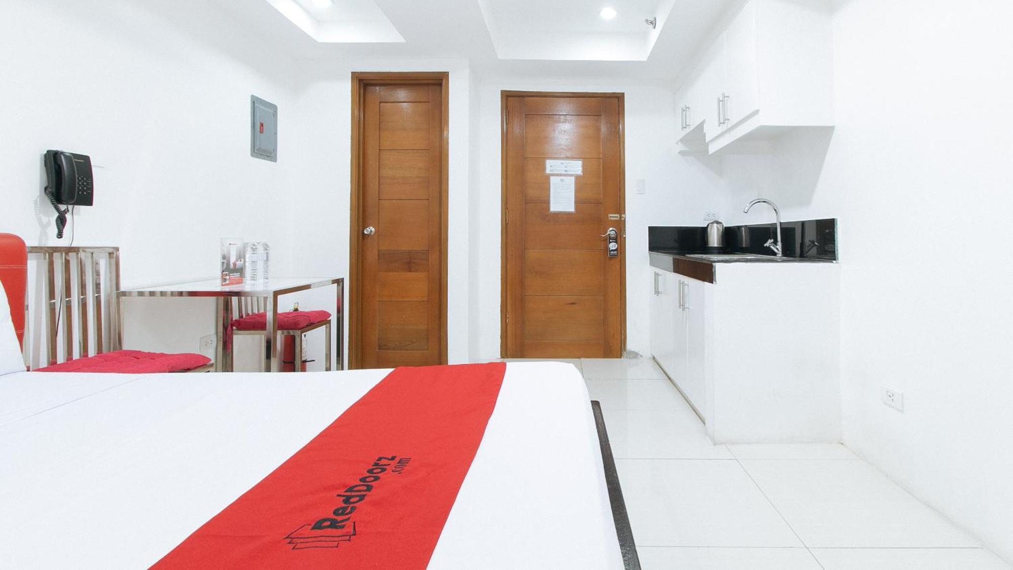 Reddoorz At Dbuilders Rooms Bangkal Makati Makati City Ngoại thất bức ảnh