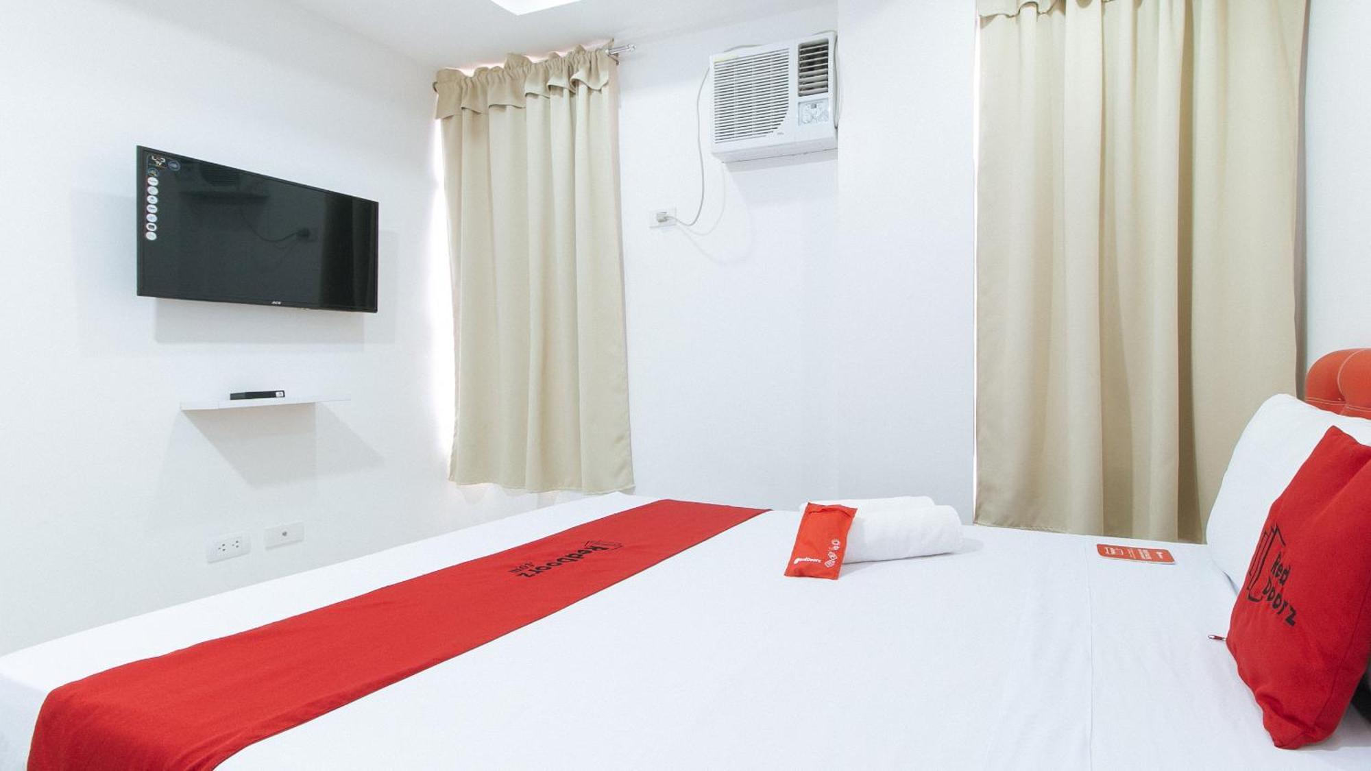 Reddoorz At Dbuilders Rooms Bangkal Makati Makati City Ngoại thất bức ảnh