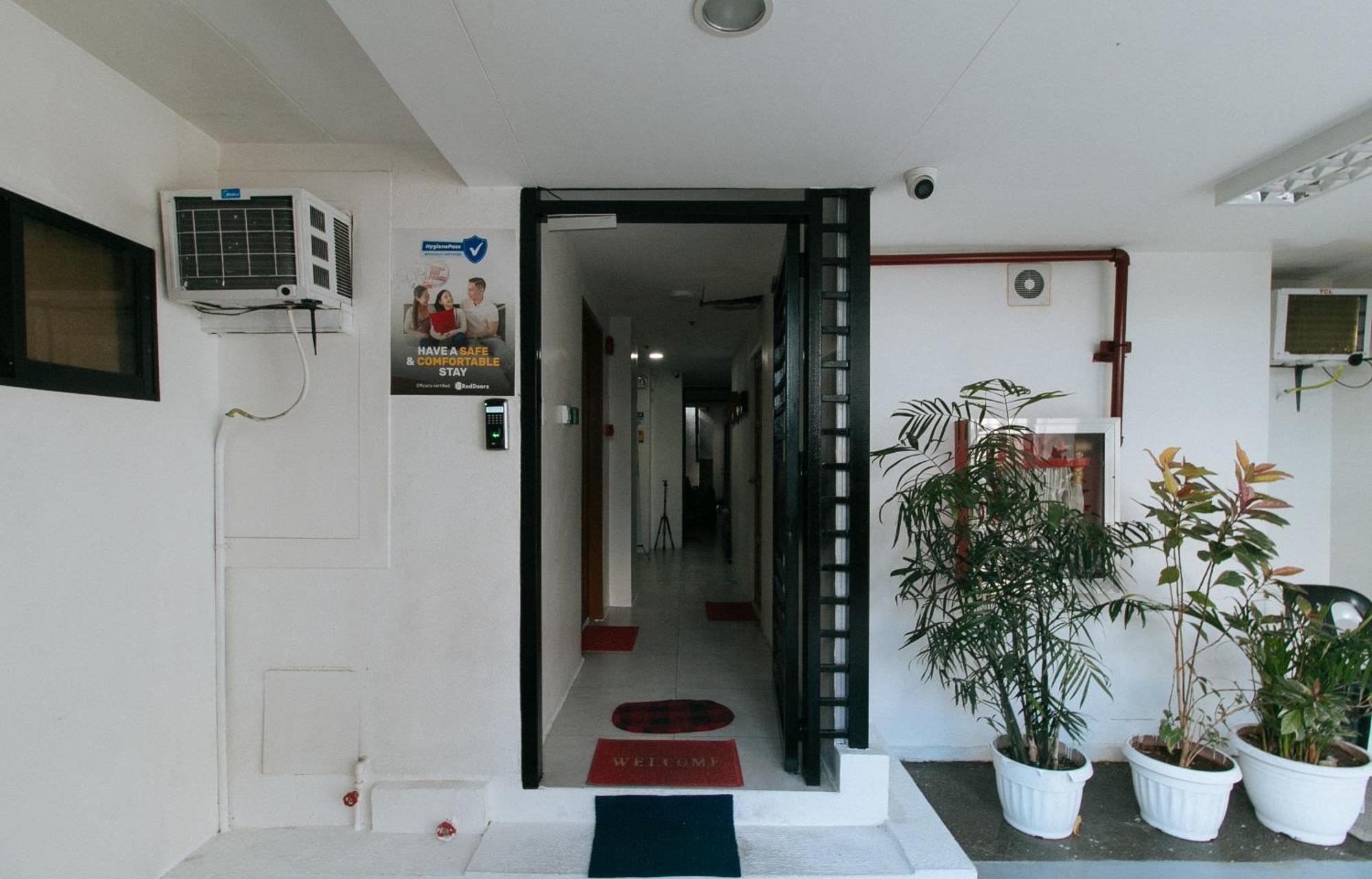 Reddoorz At Dbuilders Rooms Bangkal Makati Makati City Ngoại thất bức ảnh