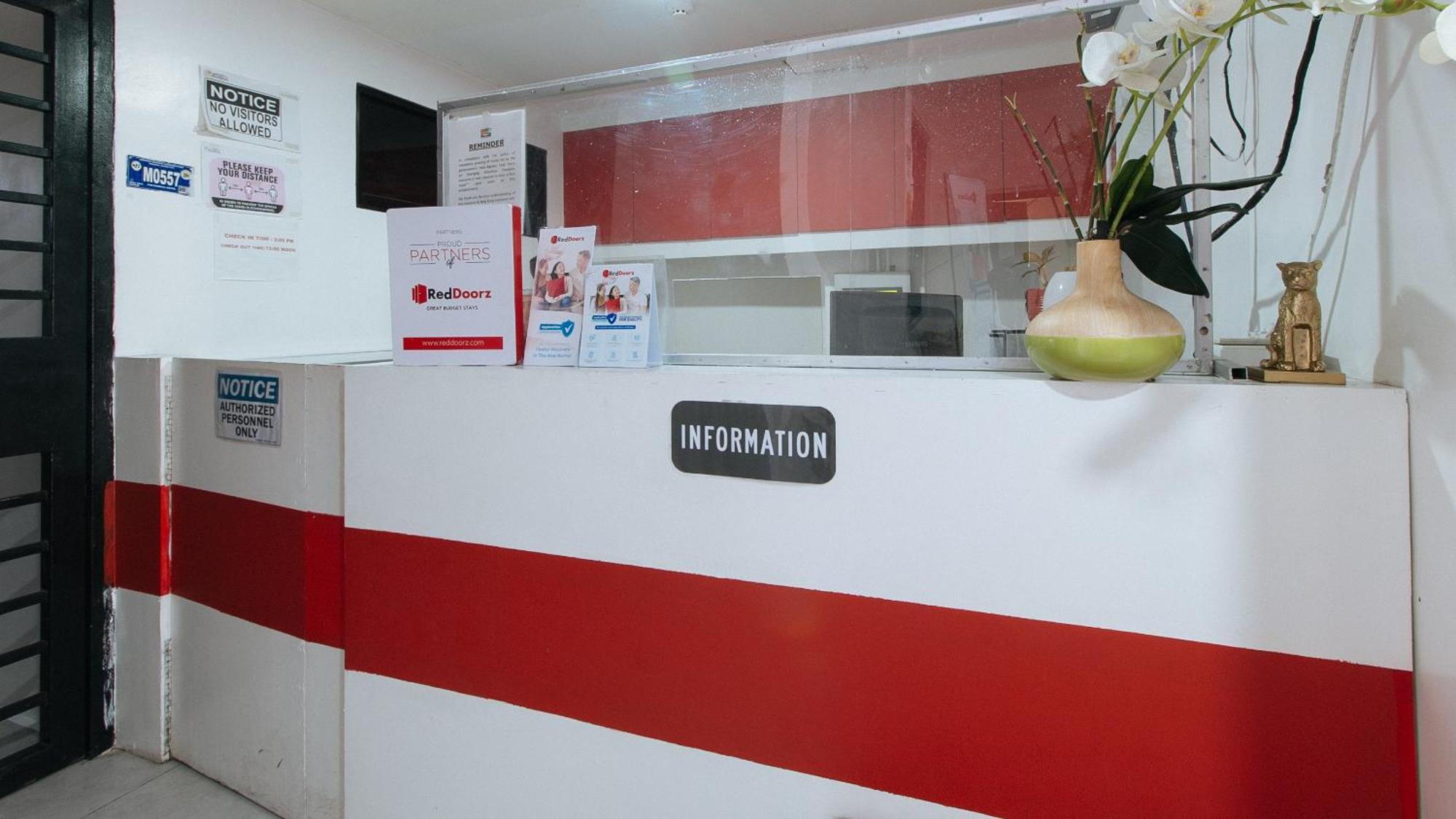 Reddoorz At Dbuilders Rooms Bangkal Makati Makati City Ngoại thất bức ảnh